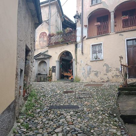 La Corte Del Poeta Arcumeggia Exterior photo